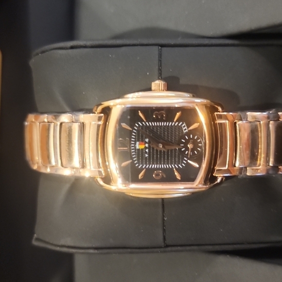NWT LADIES LUXURY ROSE GOLD TARGA WATCH - Picture 2 of 6